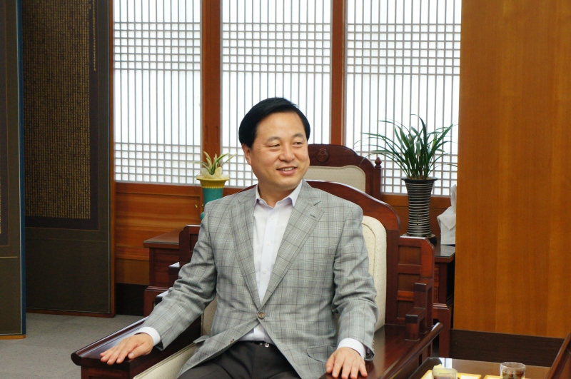 2012.07.24_김두관 예방 (6)